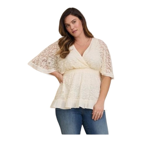 torrid Tops - Torrid Women's Size 2 2X Ivory Lace Shirt